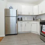 Private Garden 2 Bedroom Apartment
