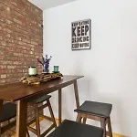 Two Bedroom Apartment In Little Italy/Soho