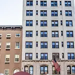 Leo House Hotel 3*