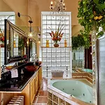 Hotel The International Cozy New York