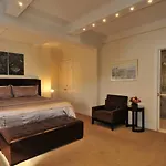 New York Apartment Sleeps 6 Air Con Wifi
