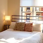 New York Apartment Sleeps 3 Wifi