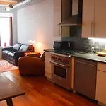 New York Apartment Sleeps 6 Wifi