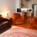 New York Apartment Sleeps 6 Wifi