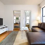 Lower East Side Gem: Quiant Space In Trendy, Vibrant, Convenient Neighborhood ! Sleeps 7
