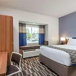Microtel By Wyndham Long Island 3*