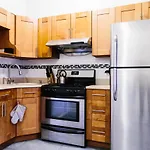 Stylish, Comfortable 3 Bdr In Trendy Williamsburg