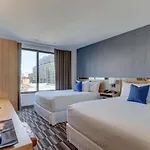 Microtel By Wyndham Long Island Hotel