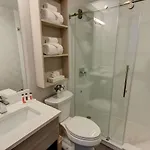Microtel By Wyndham Long Island