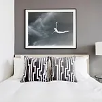 Modern Midtown East Suites By Sonder