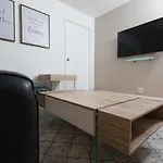 Cozy 2 Bedrooms Apartment By Central Park