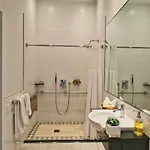 Americana Hotel