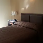 Americana Hotel 2*