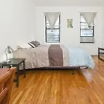 East 81 Studio #232476 Apts