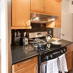Glamorous 4 Bedroom/3 Bath Duplex In Murray Hill
