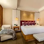 Concorde Hotel 4*