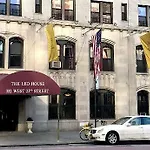 Leo House Hotel 3*