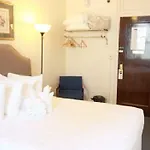 Hotel Leo House