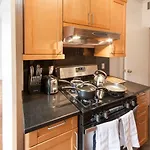 New Glamorous 4 Bedroom/3 Ba Duplex In Murray Hill