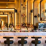 Hotel Renaissance Midtown 4*