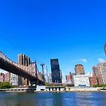 Lic Manhattan View 3*