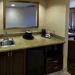 Hampton & Staten Island Hotel