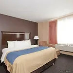 Travelodge By Wyndham Queens Hotel