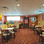 Travelodge By Wyndham Queens New York