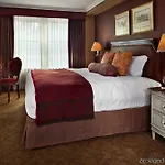 Plaza Athenee Hotel