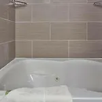 Fairfield & By Marriott Staten Island 3*