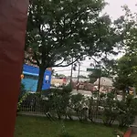 5 Min. From Jfk Guest house