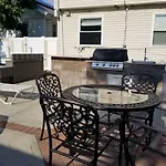 10 Minutes From Jfk Airport Rockaway Beach Bliss