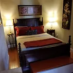 Cozy Fully Furnished Apartment Near Prospect Park & Public Transport