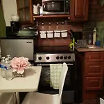Hamilton's Hideaway Apartment *