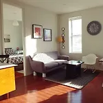 Heart Of Cobble Hill Cozy 3 Bedroom!