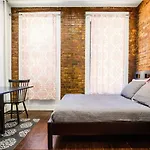 Luxury 2 Bdrm Grand Central Sleeps 5