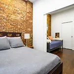 Luxury 2 Bdrm Grand Central Sleeps 5