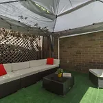 Amazing Townhouse Experience With Private Garden