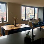 Luxury Hell\'S Kitchen Central Park Apartment