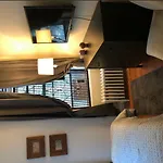 Large Comfortable Home 2 Blocks From Times Square