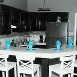 Plush Spacious 1 Bedroom Williamsburg Apartment *