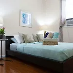 Beautiful 3Br Apartment In A Peaceful Diverse Neighborhood