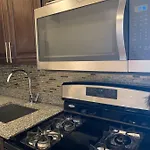 Modern Home: Near Jfk & Laguardia, Food Shops Mall & Train