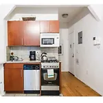 Charm Apt In Lower East Side, Walking Everywhere