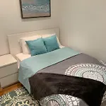 Cozy 3 Bedroom Walking Distance To Central Park