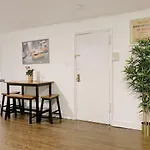 Superb Green Apt In Center Of Nyc