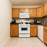 Beautiful Oceanfront 2Bd Apartment, Beathtaking Views, Ferry To Nyc