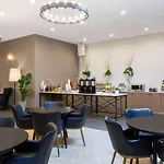 Hotel Microtel By Wyndham Long Island 3*