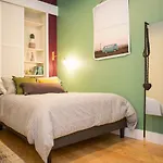 Designed Apt With Balcony In Midtown East