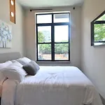 Stay In A Stylish Apt In Brooklyn